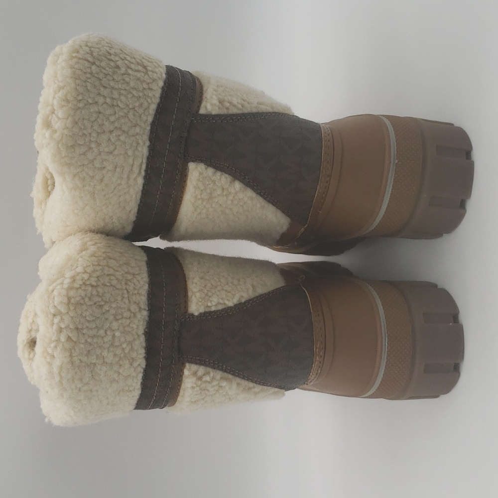 189- MICHAEL Michael Kors Ozzie Ankle Boots Size 7 M NWT - Picture 4 of 13